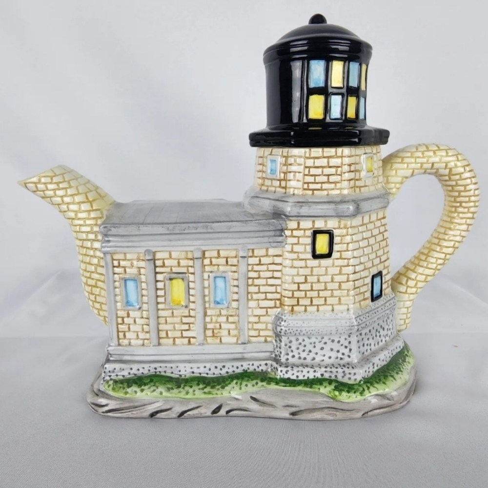 Lefton Split Rock Lighthouse Teapot